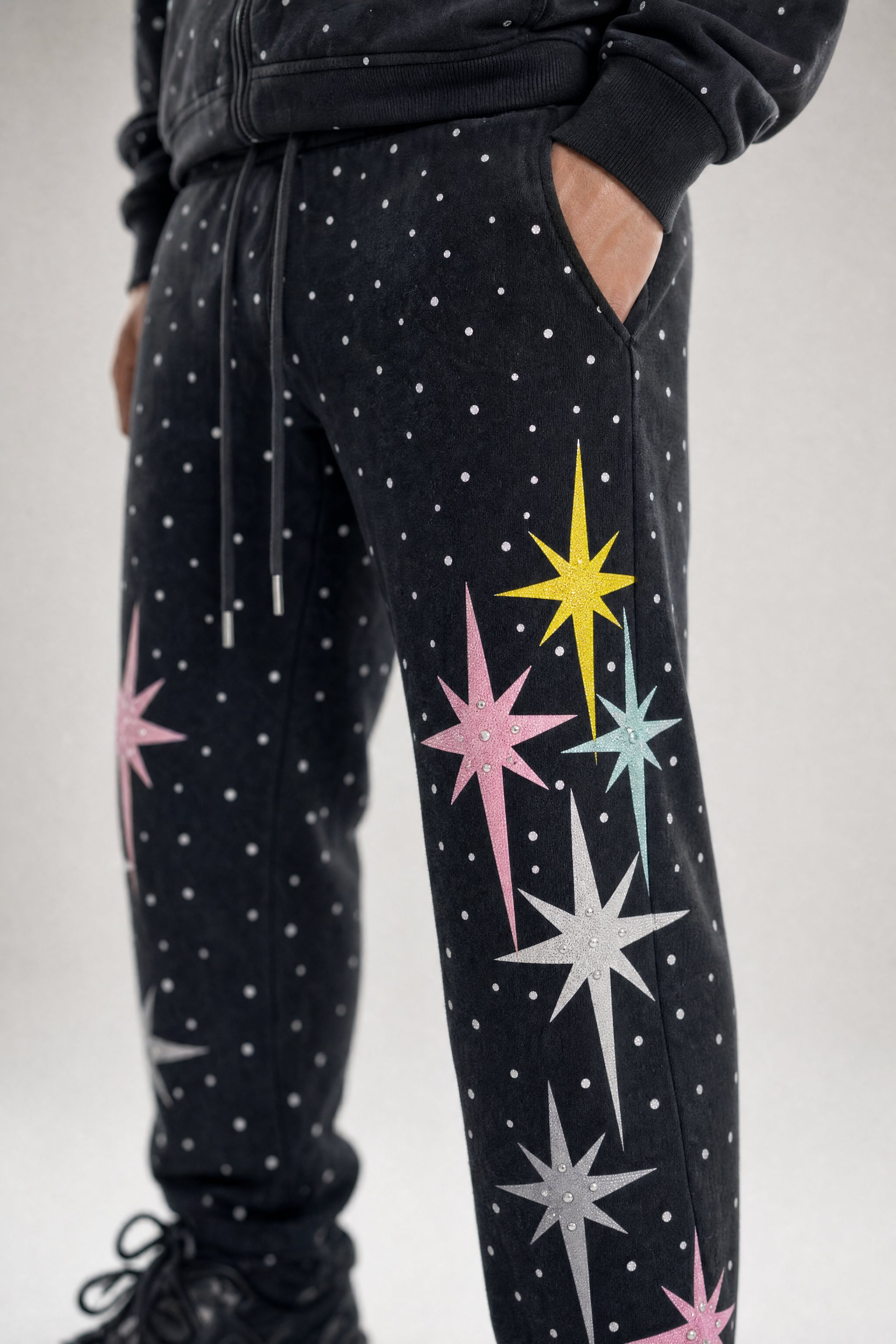 Red Poppy Star Sweatpants - Relaxed Fit